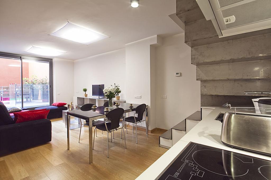 Apartment Barcelona Rentals - Pool Terrace In City Center Dış mekan fotoğraf