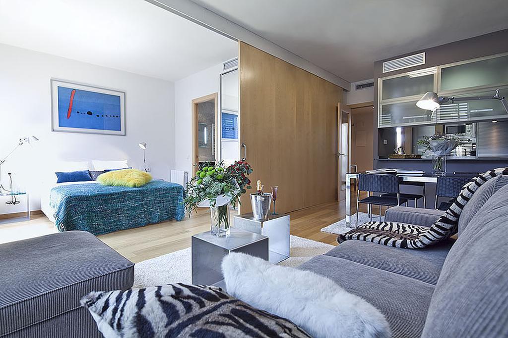Apartment Barcelona Rentals - Pool Terrace In City Center Dış mekan fotoğraf